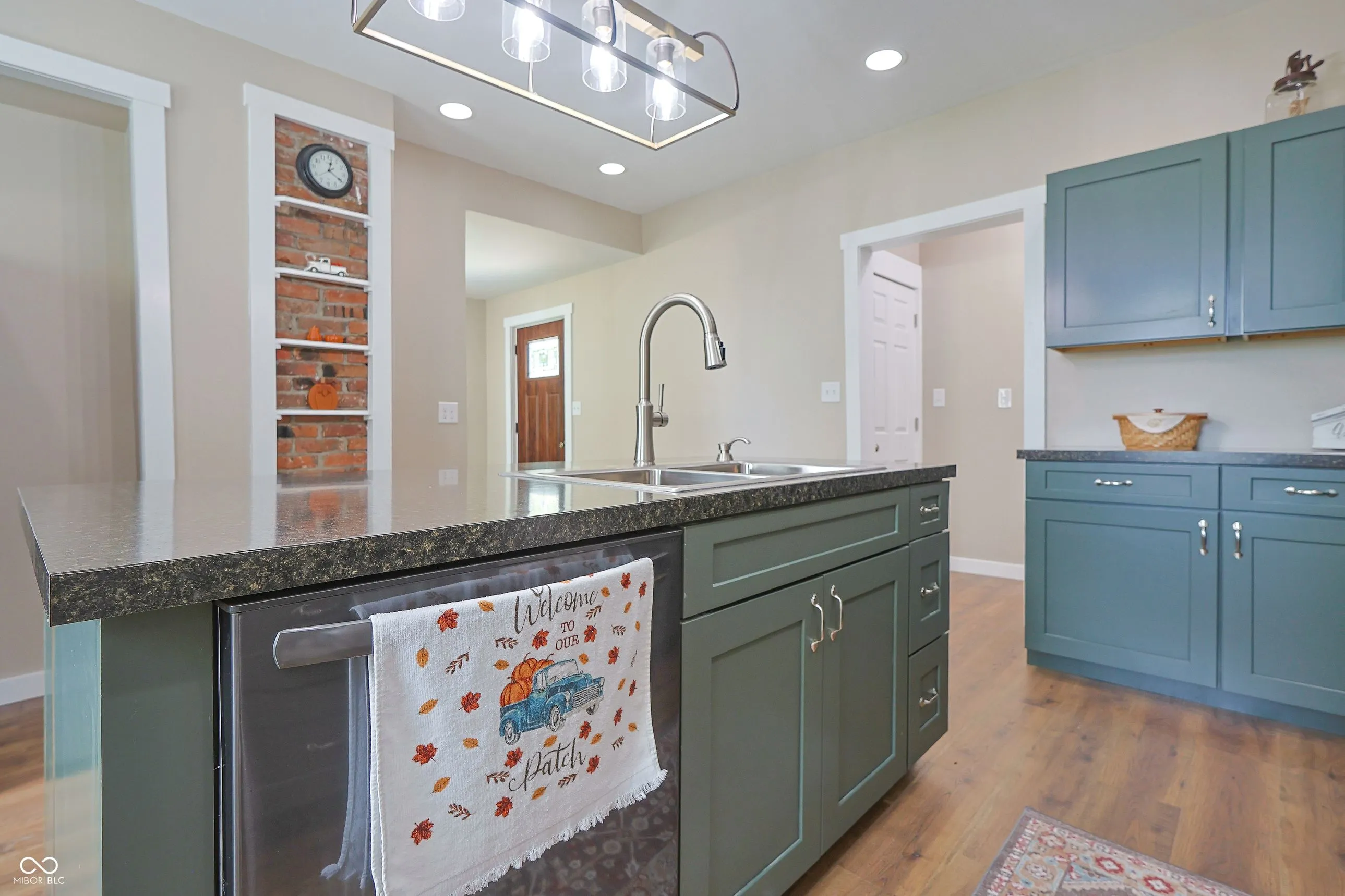 Columbus, Indiana 47203, United States, 3 Bedrooms Bedrooms, ,3 BathroomsBathrooms,Residential,Active,190797