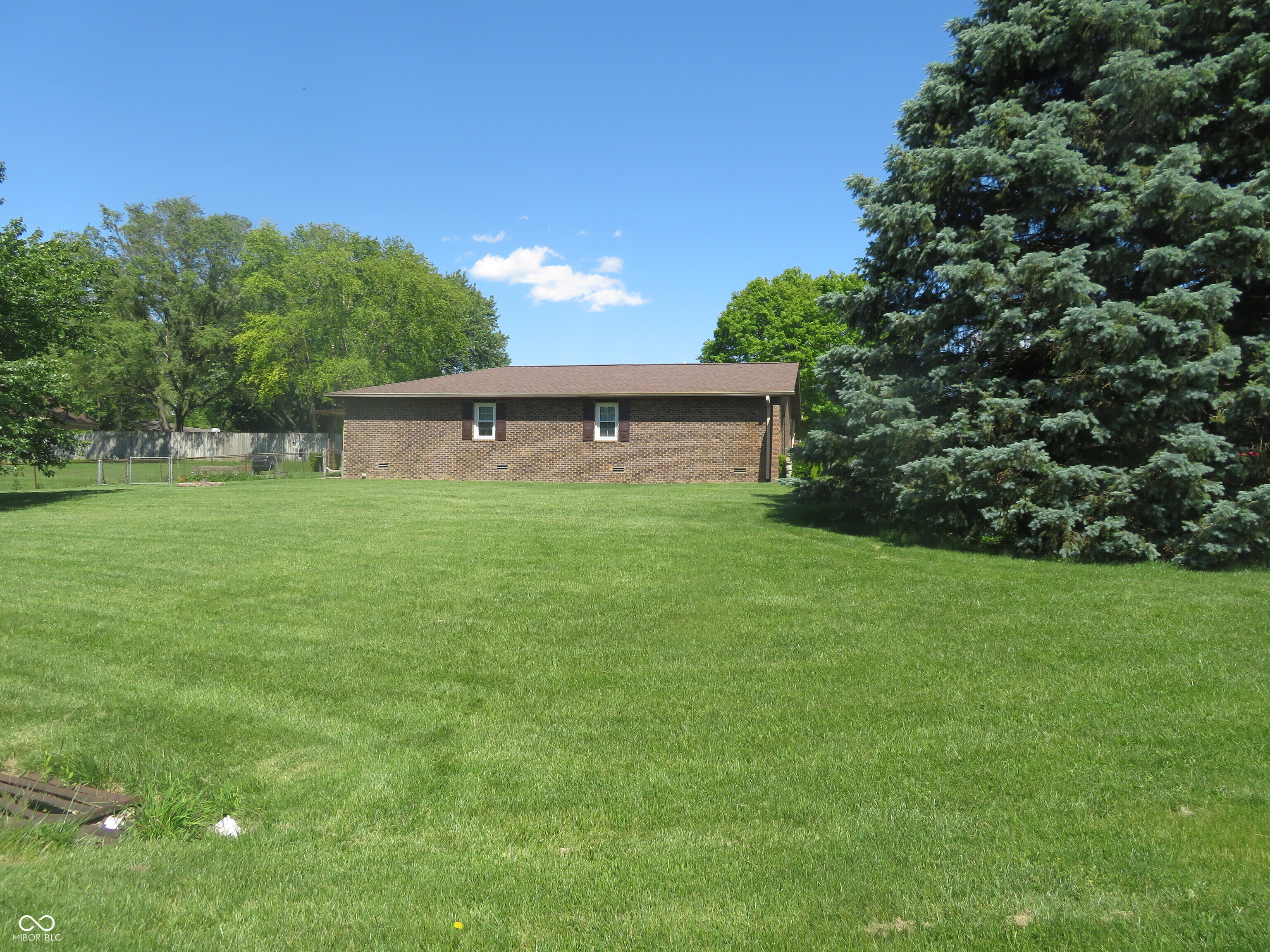 186 E Gay Drive