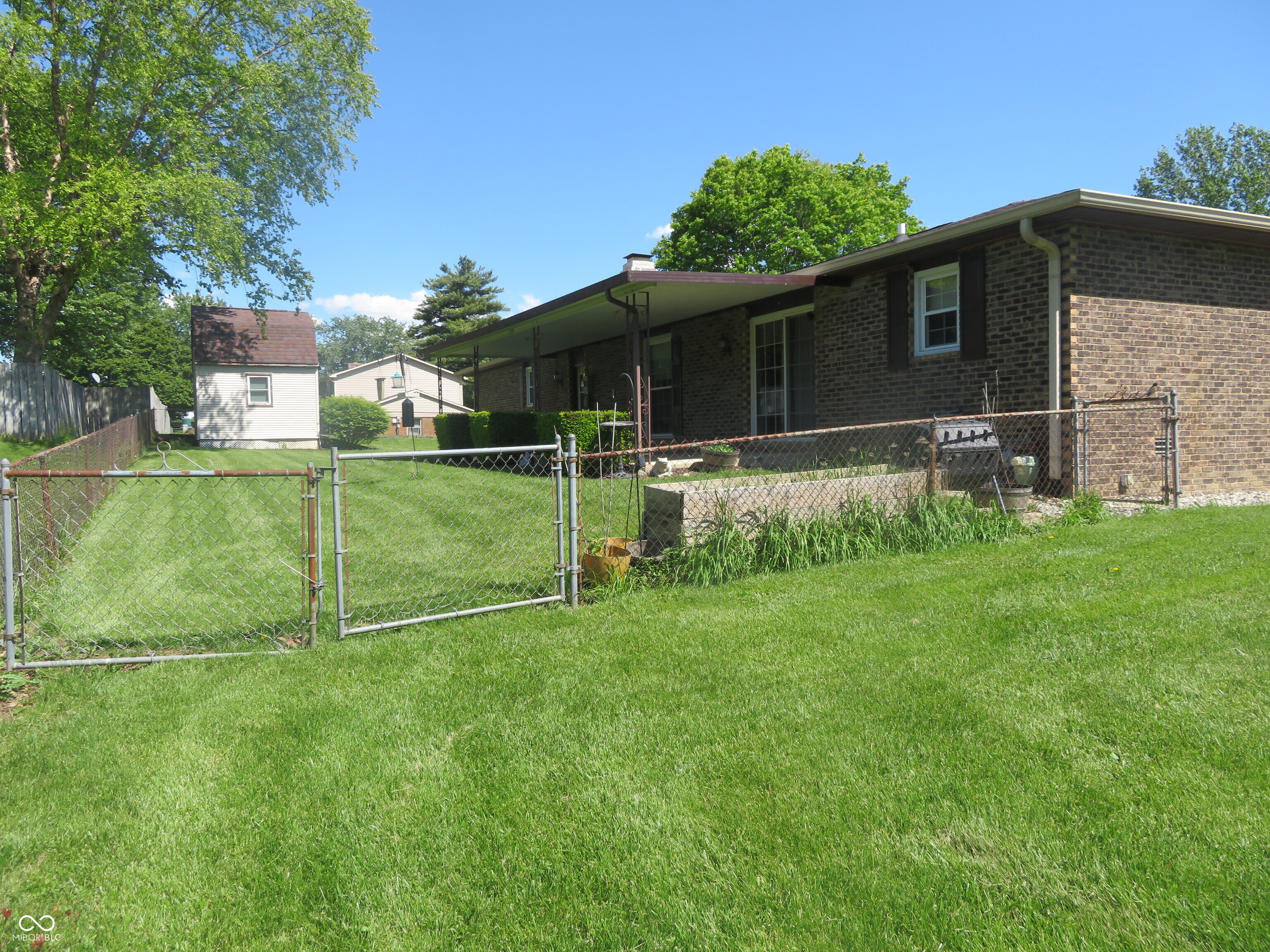 186 E Gay Drive