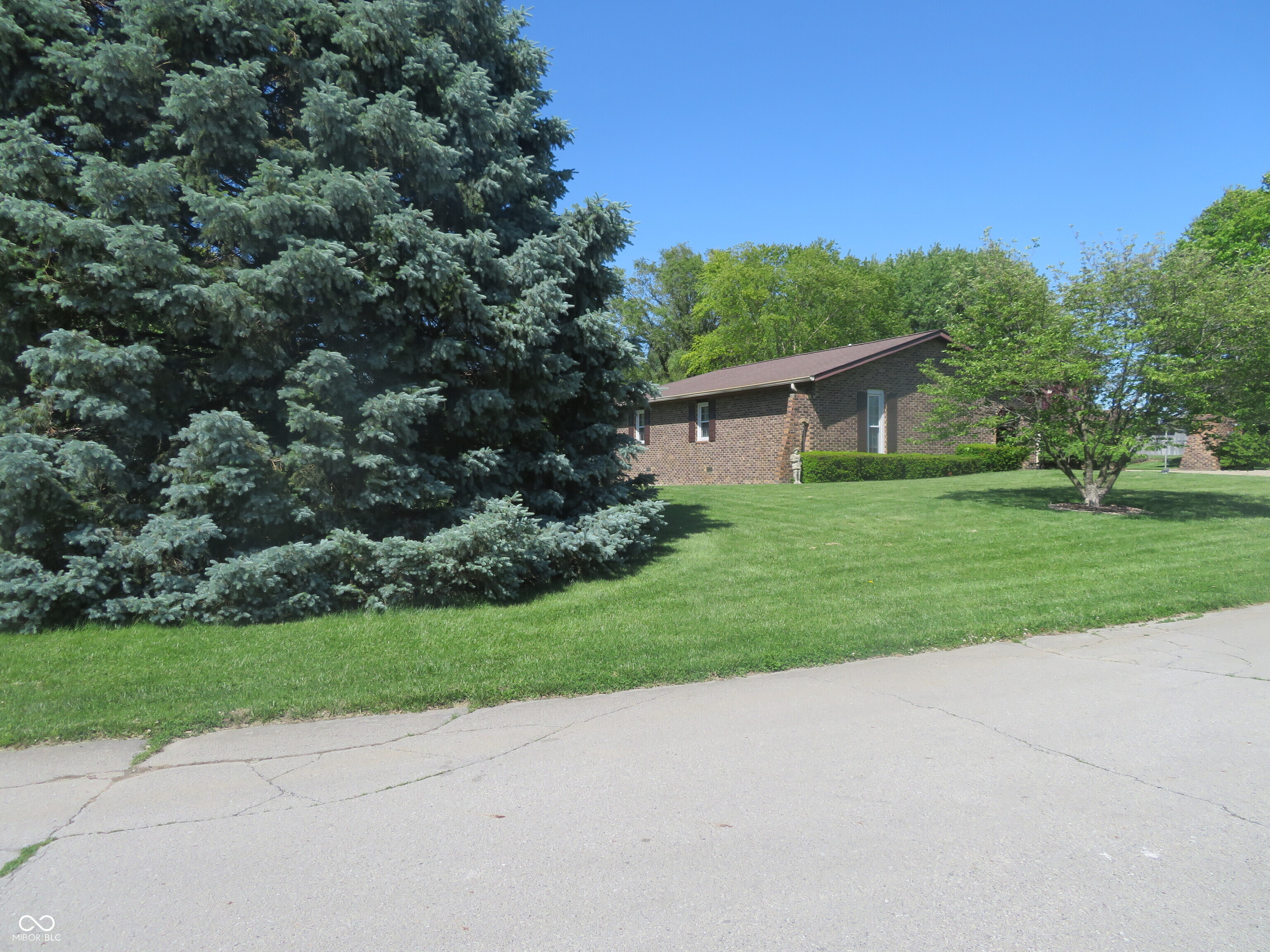 186 E Gay Drive