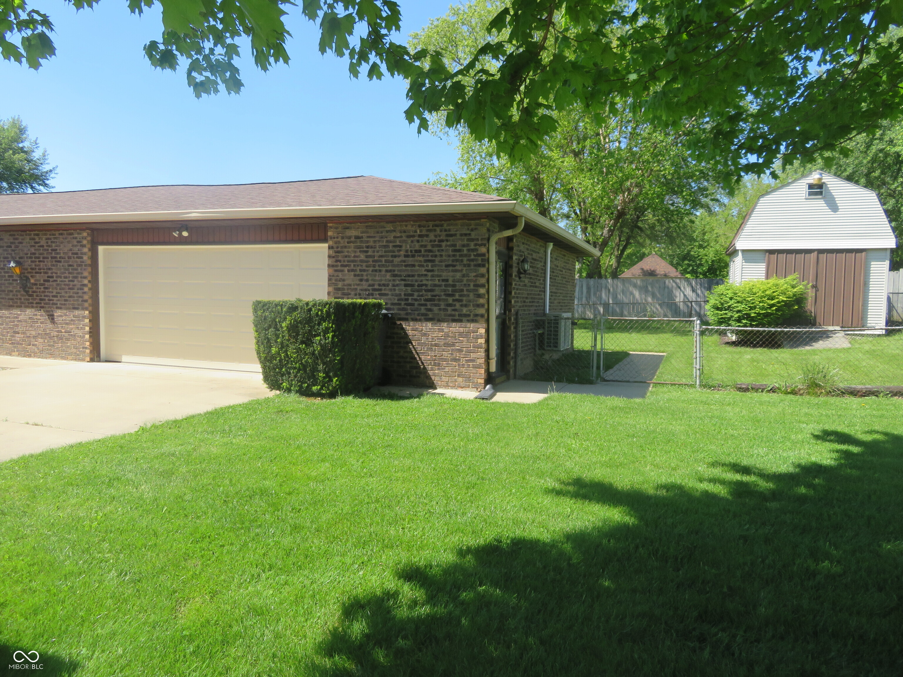 186 E Gay Drive
