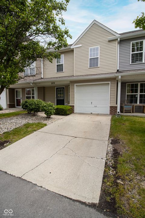 Photo of 509 Elkhart Drive, Westfield, IN 46074 (MLS # 22102155)
