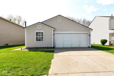 Photo of 6348 Alonzo Drive, Indianapolis, IN 46217 (MLS # 22094825)