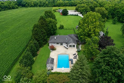 Photo of 2780 Wicker Road, Indianapolis, IN 46217 (MLS # 22119459)