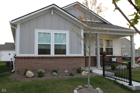 360 Lincoln Circle W, Fortville, IN 46040 - MLS#: 22034611