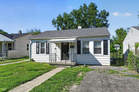 Photo of 5936 E Shimer Avenue, Indianapolis, IN 46219 (MLS # 22101641)