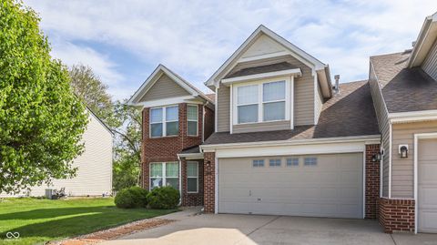 Photo of 7427 Oak Knoll Drive, Indianapolis, IN 46217 (MLS # 22097313)