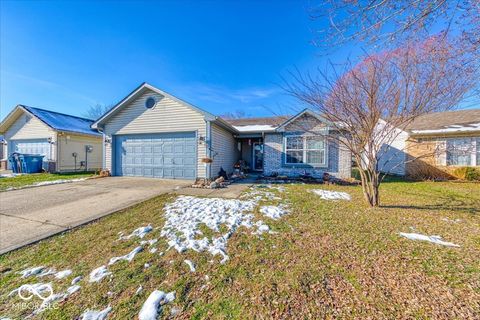Photo of 6154 Long River Lane, Indianapolis, IN 46221 (MLS # 22076223)