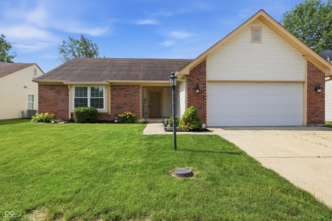 Photo of 541 E Pine Ridge Drive, Westfield, IN 46074 (MLS # 22107419)