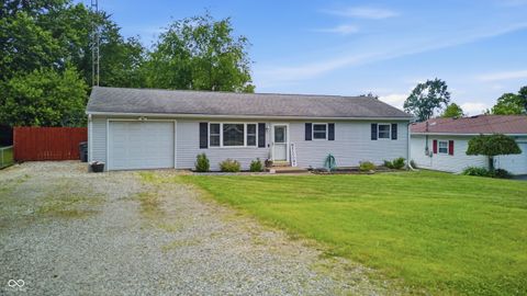 Photo of 2903 N Eby Drive, Connersville, IN 47331 (MLS # 22107904)