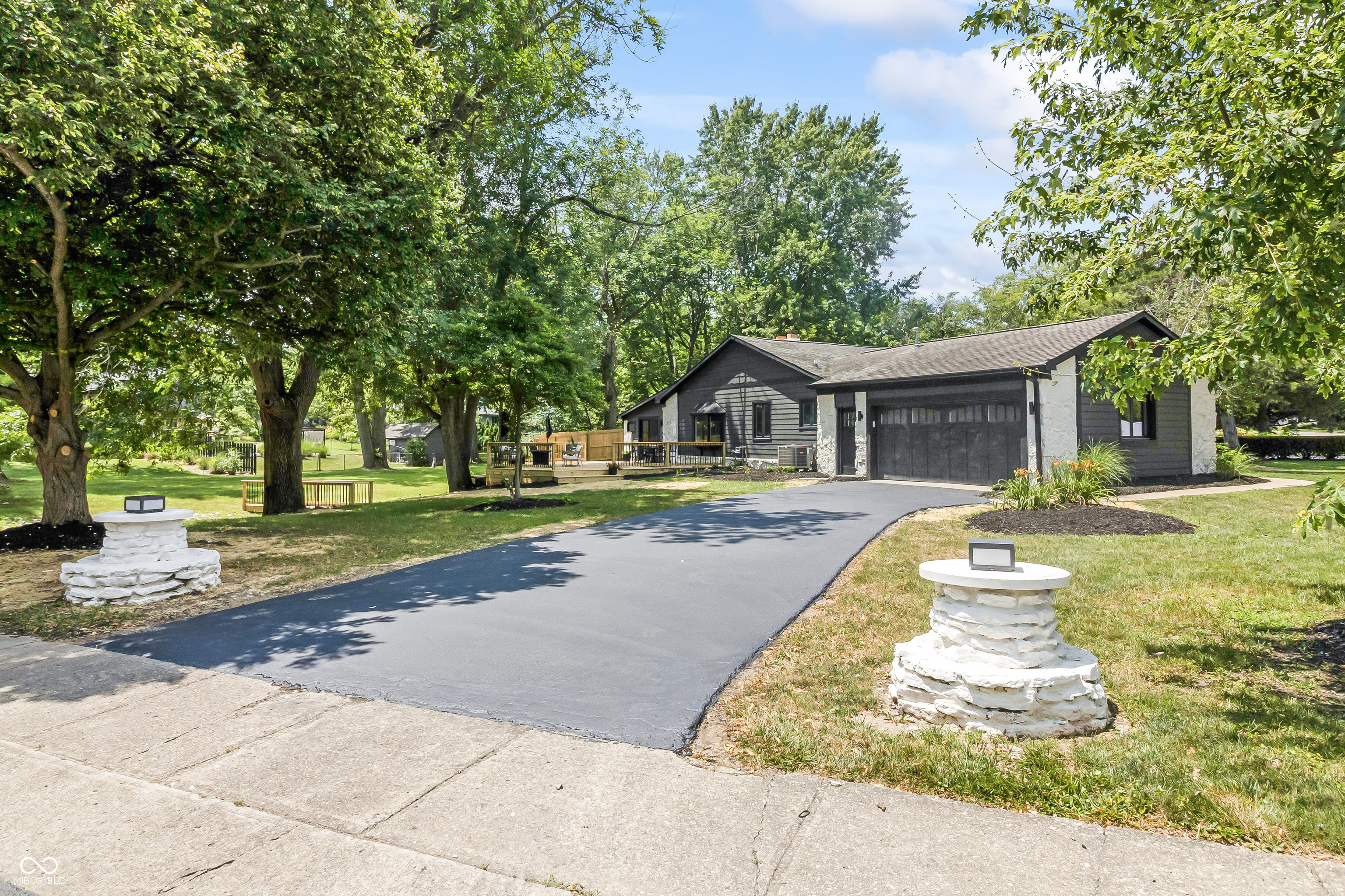 10924 Thunderbird Drive