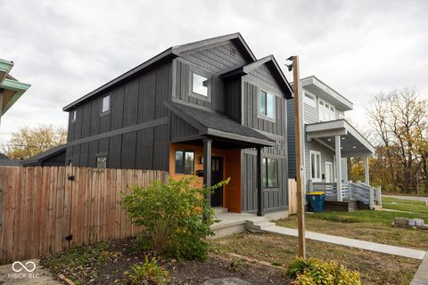 Photo of 1711 Ringgold Avenue, Indianapolis, IN 46203 (MLS # 22063480)