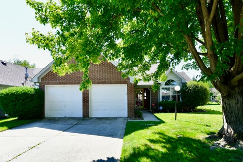 Photo of 6053 Countrybrook Road, Indianapolis, IN 46254 (MLS # 22105481)
