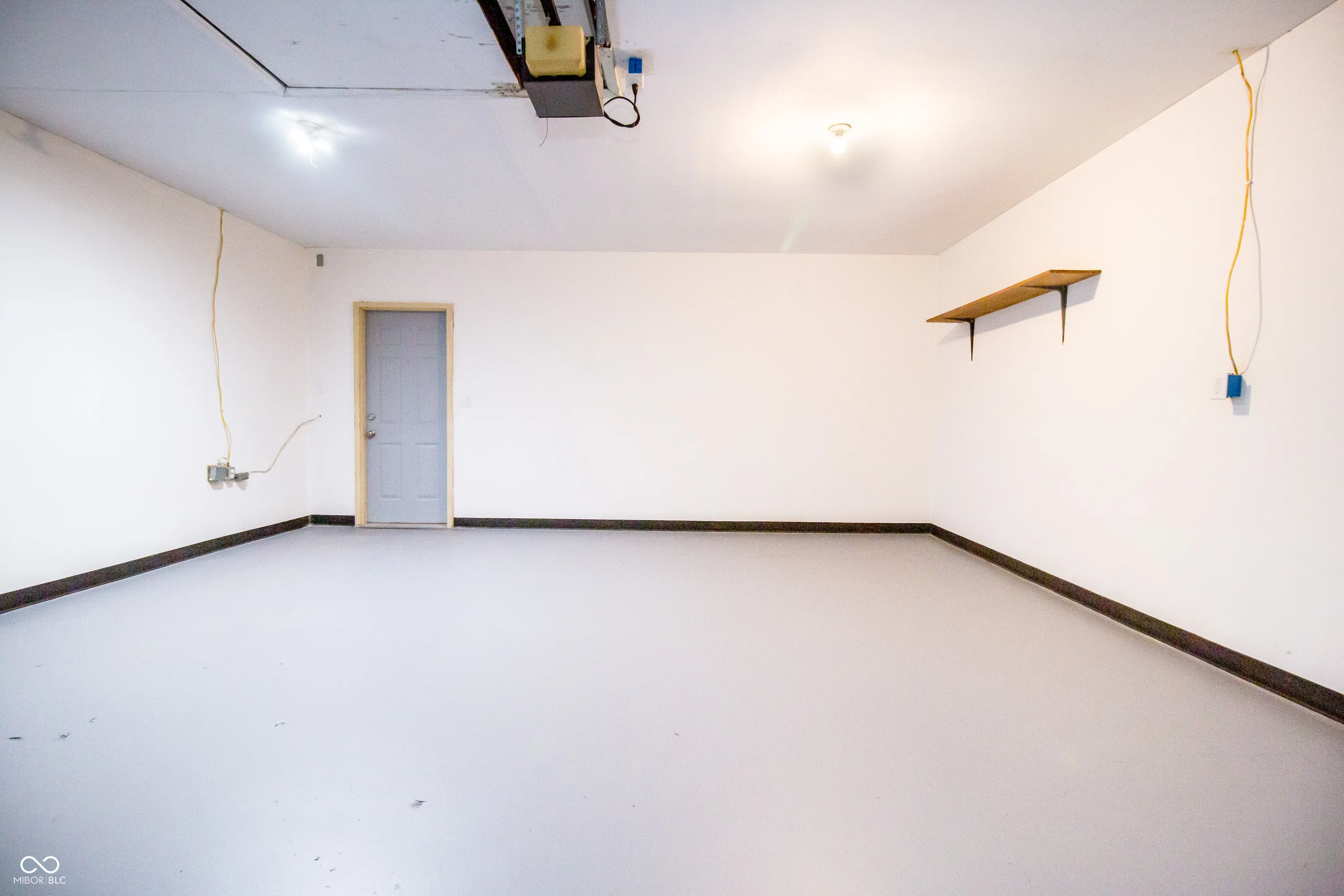 Columbus, Indiana 47201, United States, 3 Bedrooms Bedrooms, ,2 BathroomsBathrooms,Residential,Pending,82812