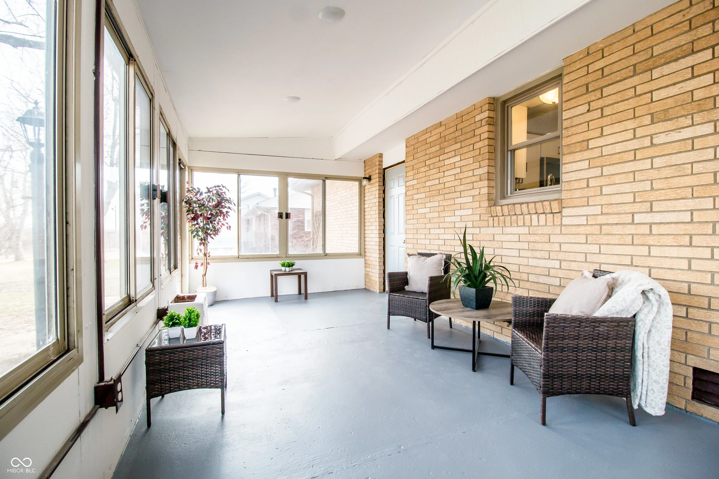 Columbus, Indiana 47201, United States, 3 Bedrooms Bedrooms, ,2 BathroomsBathrooms,Residential,Pending,82812