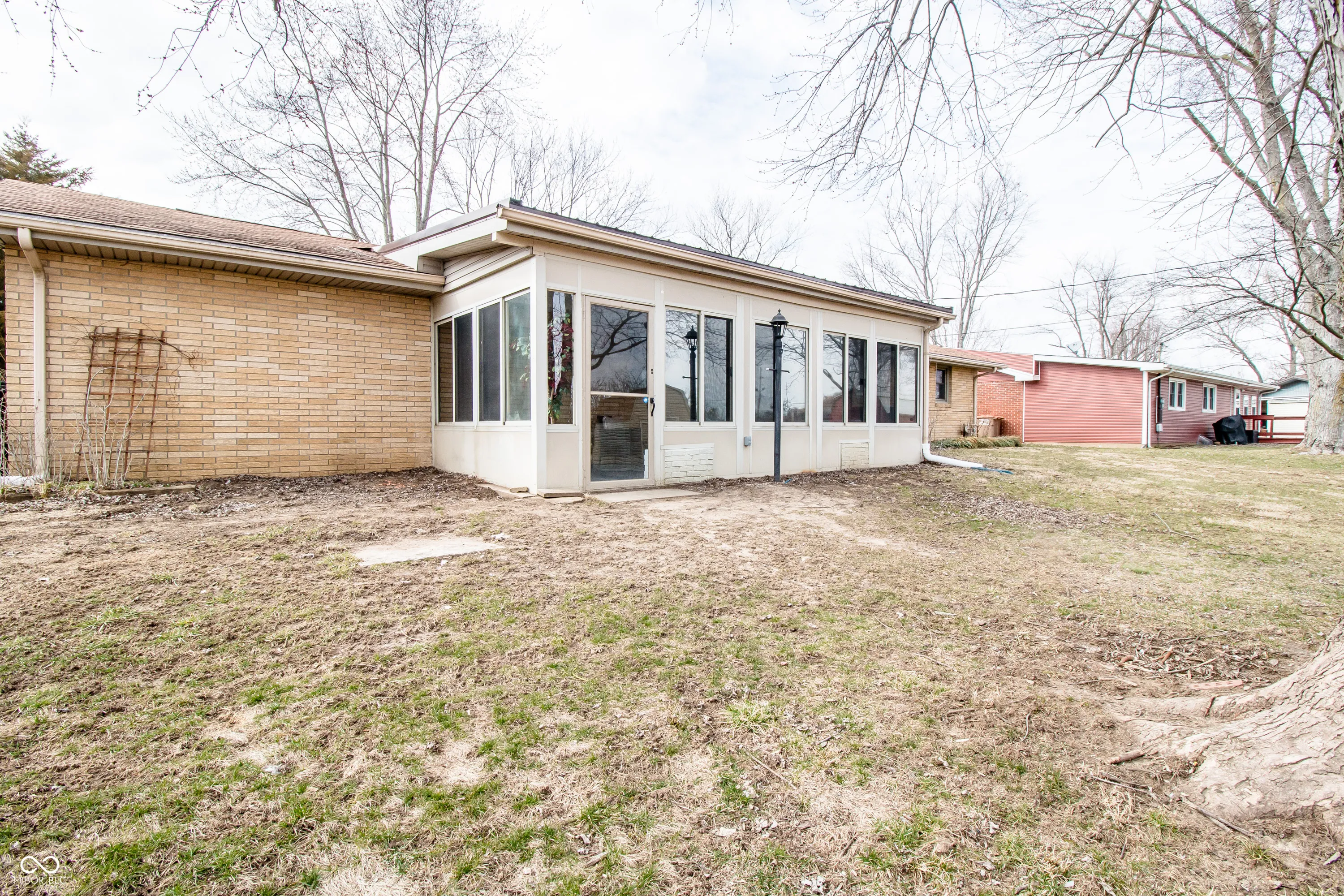 Columbus, Indiana 47201, United States, 3 Bedrooms Bedrooms, ,2 BathroomsBathrooms,Residential,Pending,82812