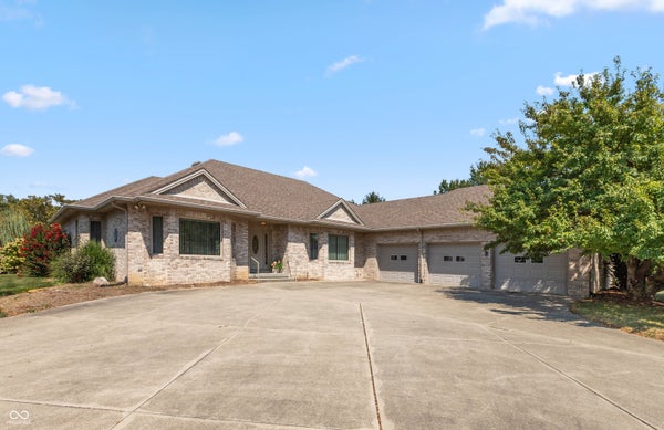 505 KELLY DR, BROWNSTOWN, IN 47220 - Image 81b94b4954feab8208f037b8f44af6b3/1901989727