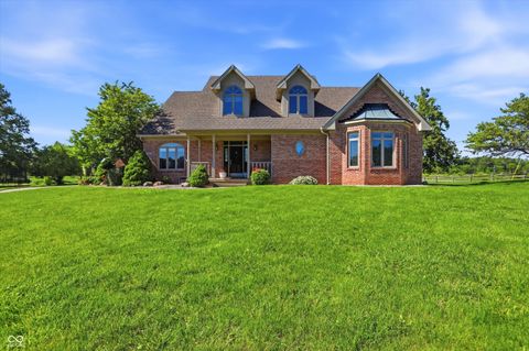 Photo of 11058 Mallard Way, Indianapolis, IN 46278 (MLS # 22105855)
