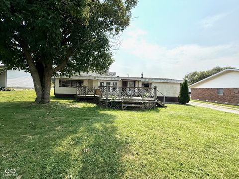 Photo of 206 E Adams Street, Darlington, IN 47940 (MLS # 22068977)