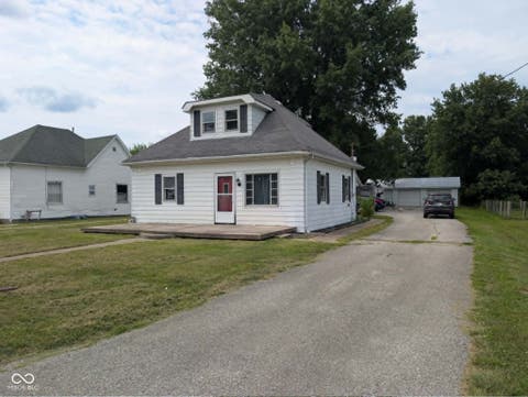 Photo for 303 E County Road 900 N