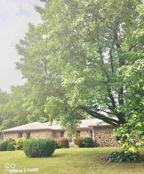 Photo of 4066 Roamin Drive, Greenwood, IN 46142 (MLS # 22076941)
