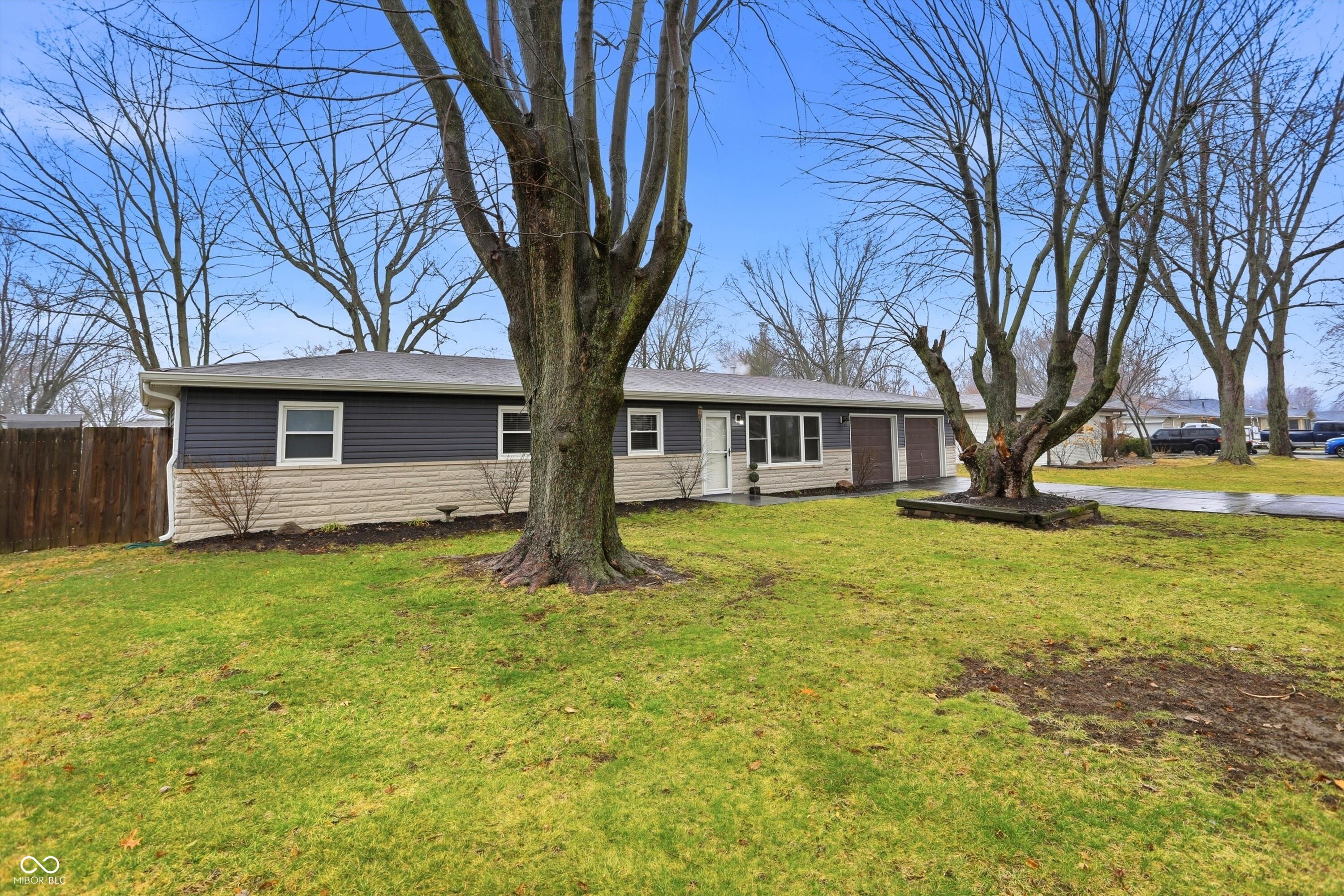 1134 N County Road 900 E