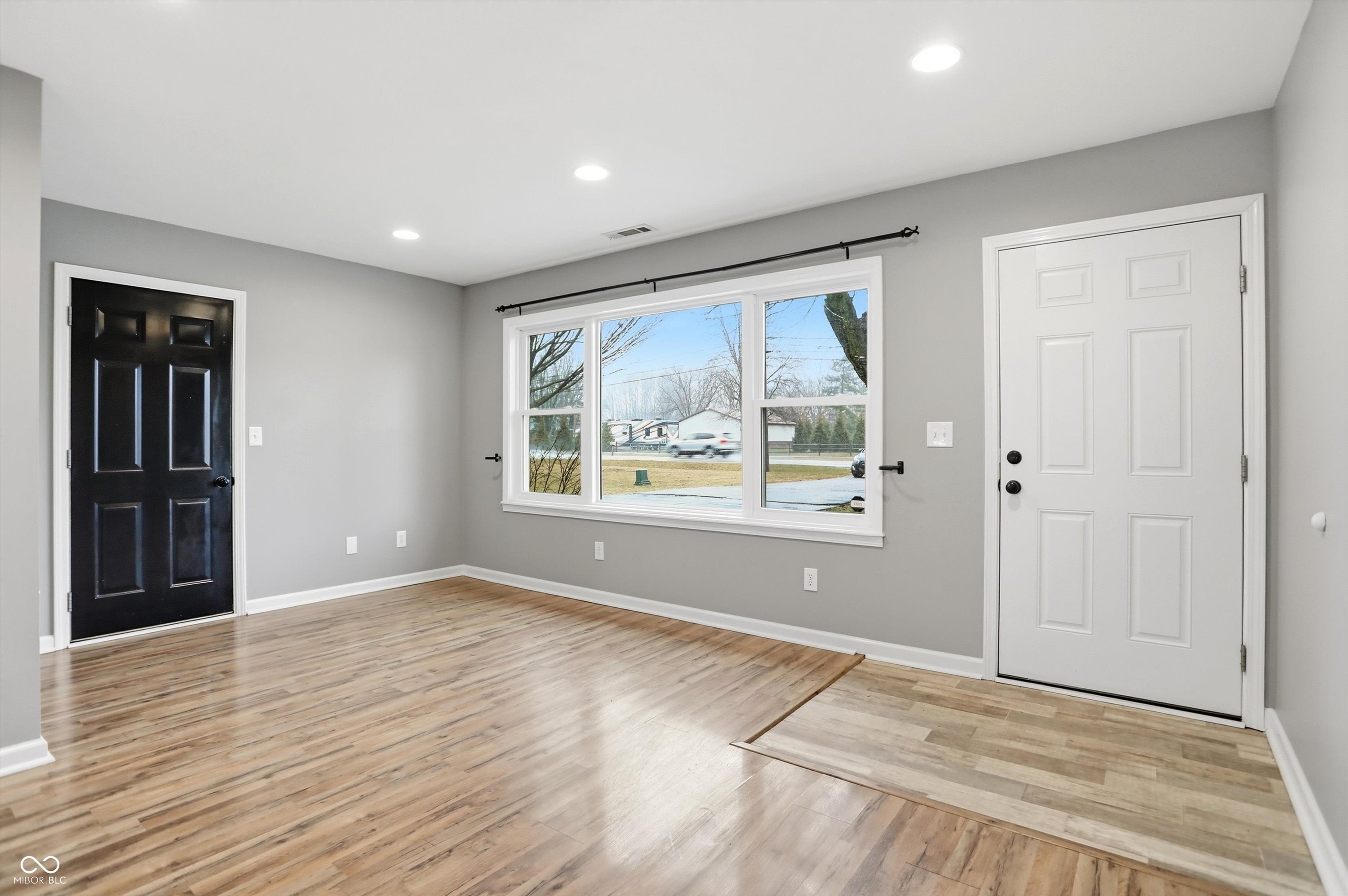 1134 N County Road 900 E