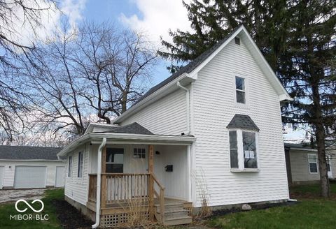 Photo of 418 N 14th Street, Elwood, IN 46036 (MLS # 22033907)