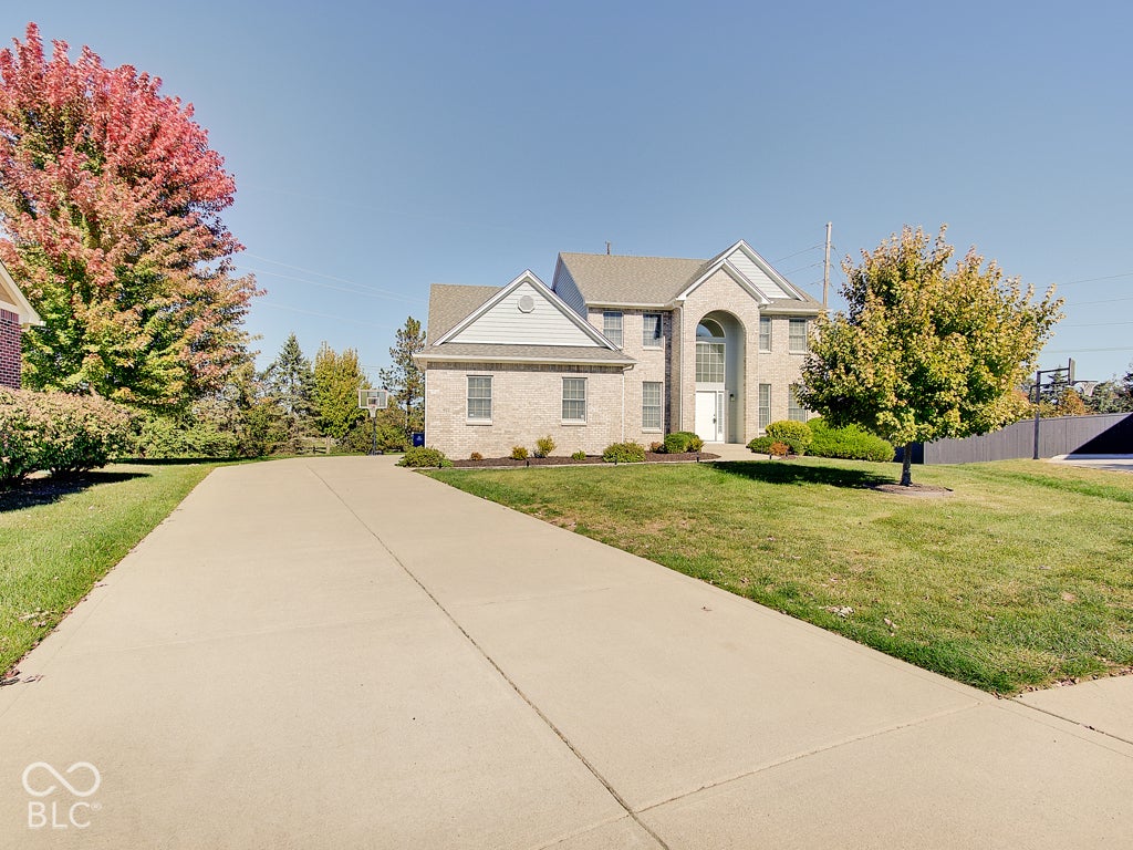 400 Lois Way
