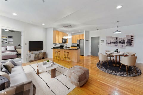 Photo of 932 N Broadway Street #4, Indianapolis, IN 46202 (MLS # 22045667)