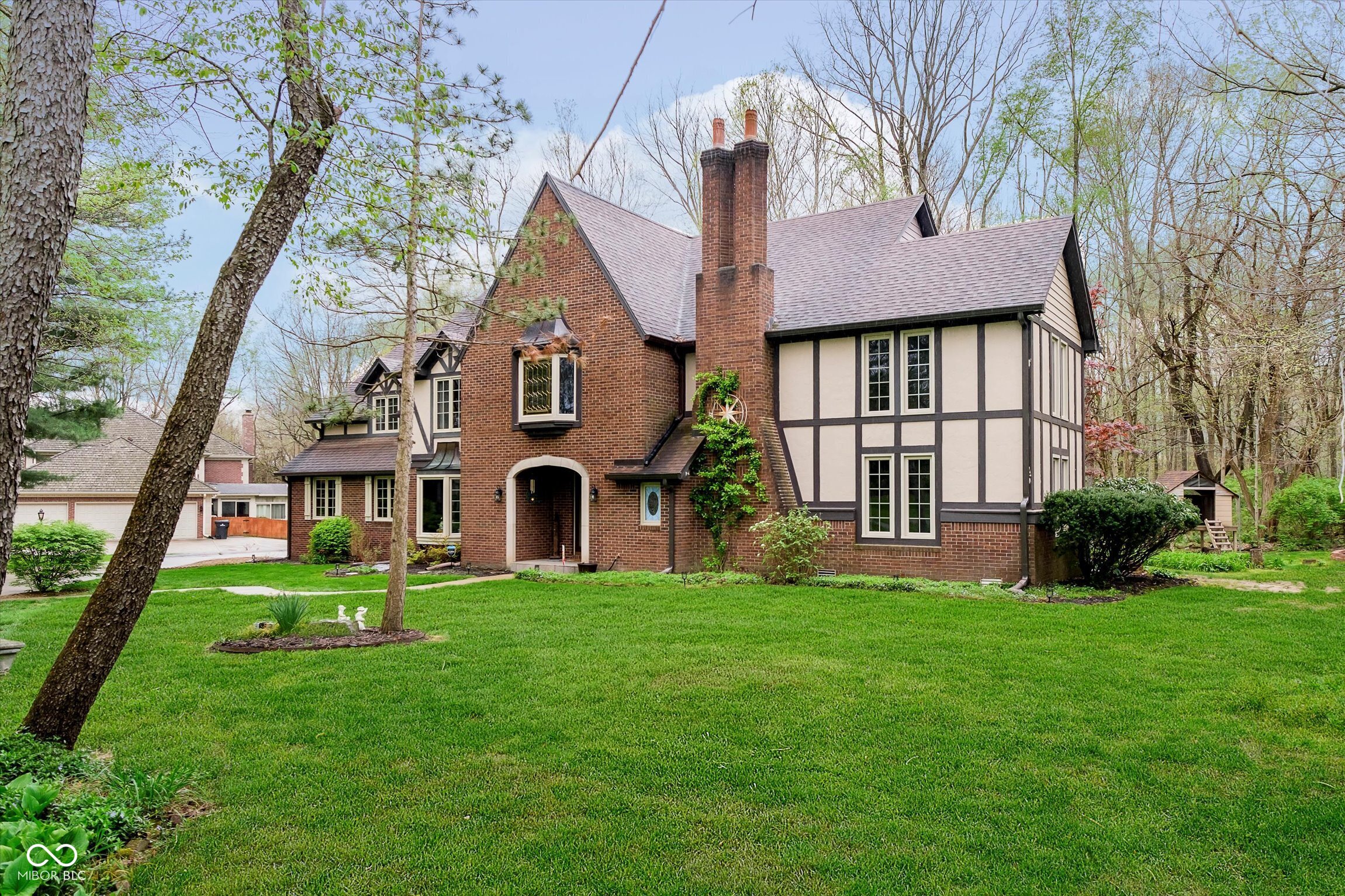 5001 Woodrose Lane