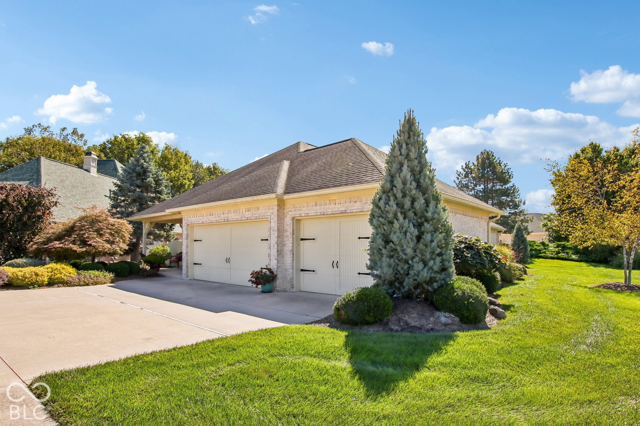 3397 Nottinghill Drive E