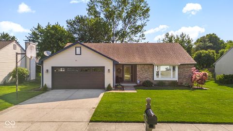 Photo of 7861 Janel Drive, Indianapolis, IN 46237 (MLS # 22094372)