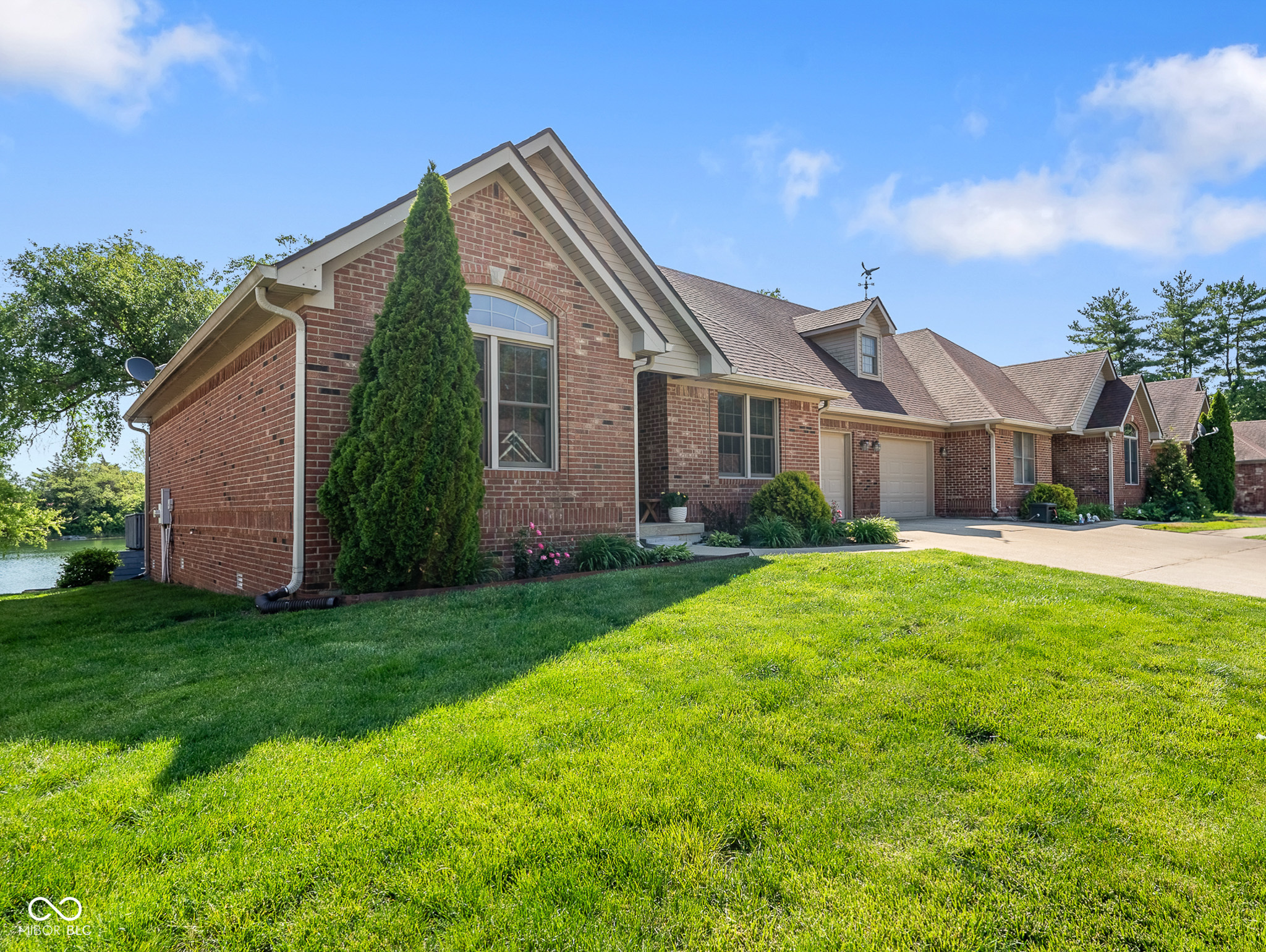 633 Mallards Crossing