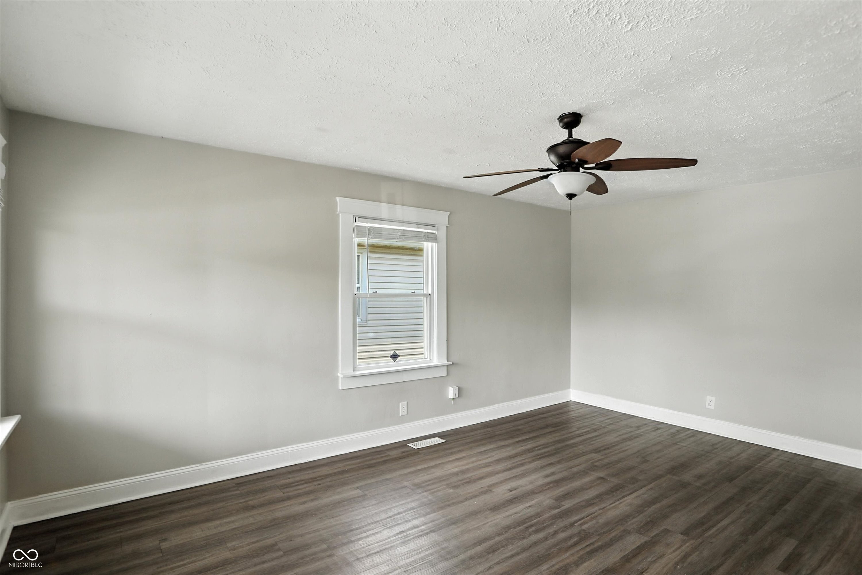 363 N 19th Avenue
