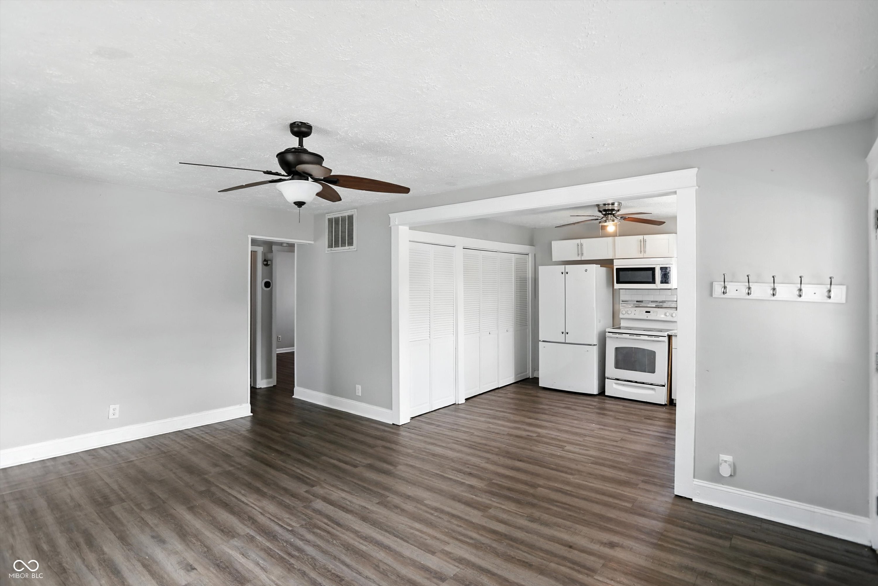 363 N 19th Avenue