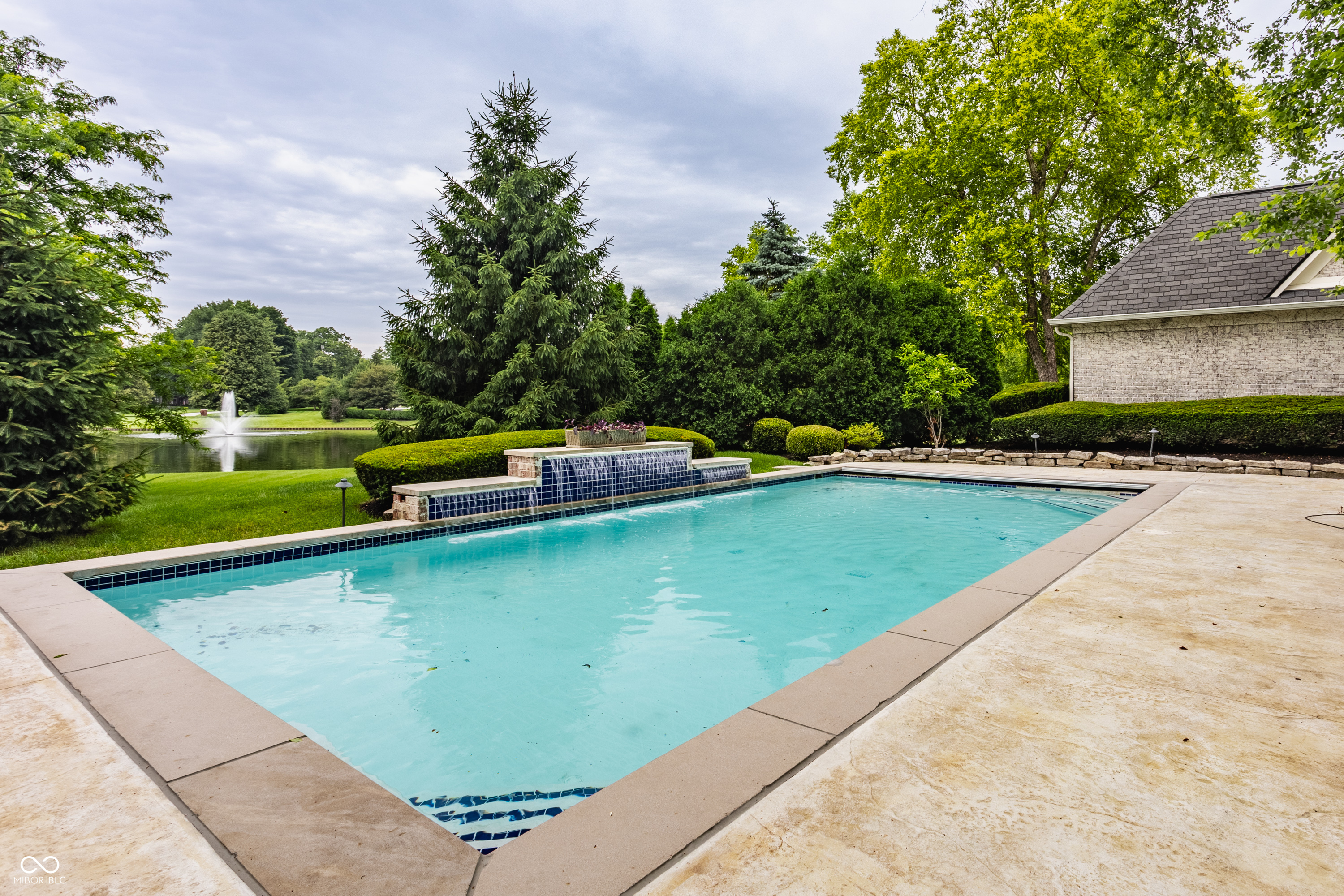 1089 Laurelwood