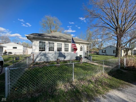 Photo of 839 S Taft Avenue, Indianapolis, IN 46241 (MLS # 22094028)