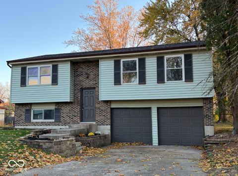 Photo of 4013 Mistletoe Drive, Indianapolis, IN 46237 (MLS # 22073535)