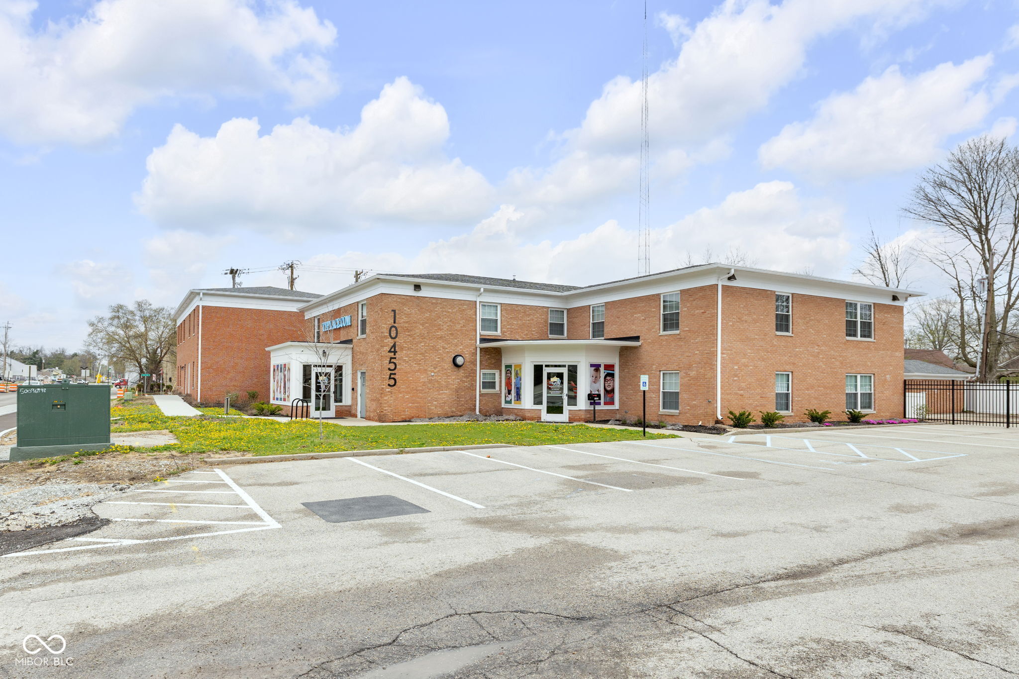 10455 N College Avenue