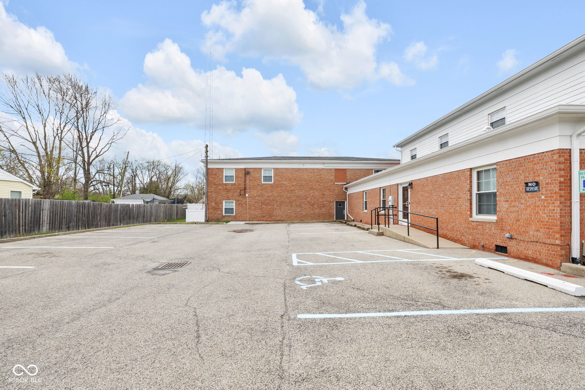 10455 N College Avenue