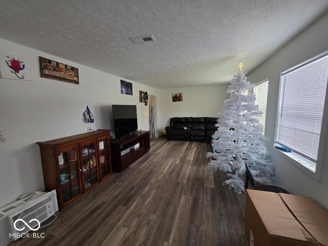 3823 N Butler Avenue