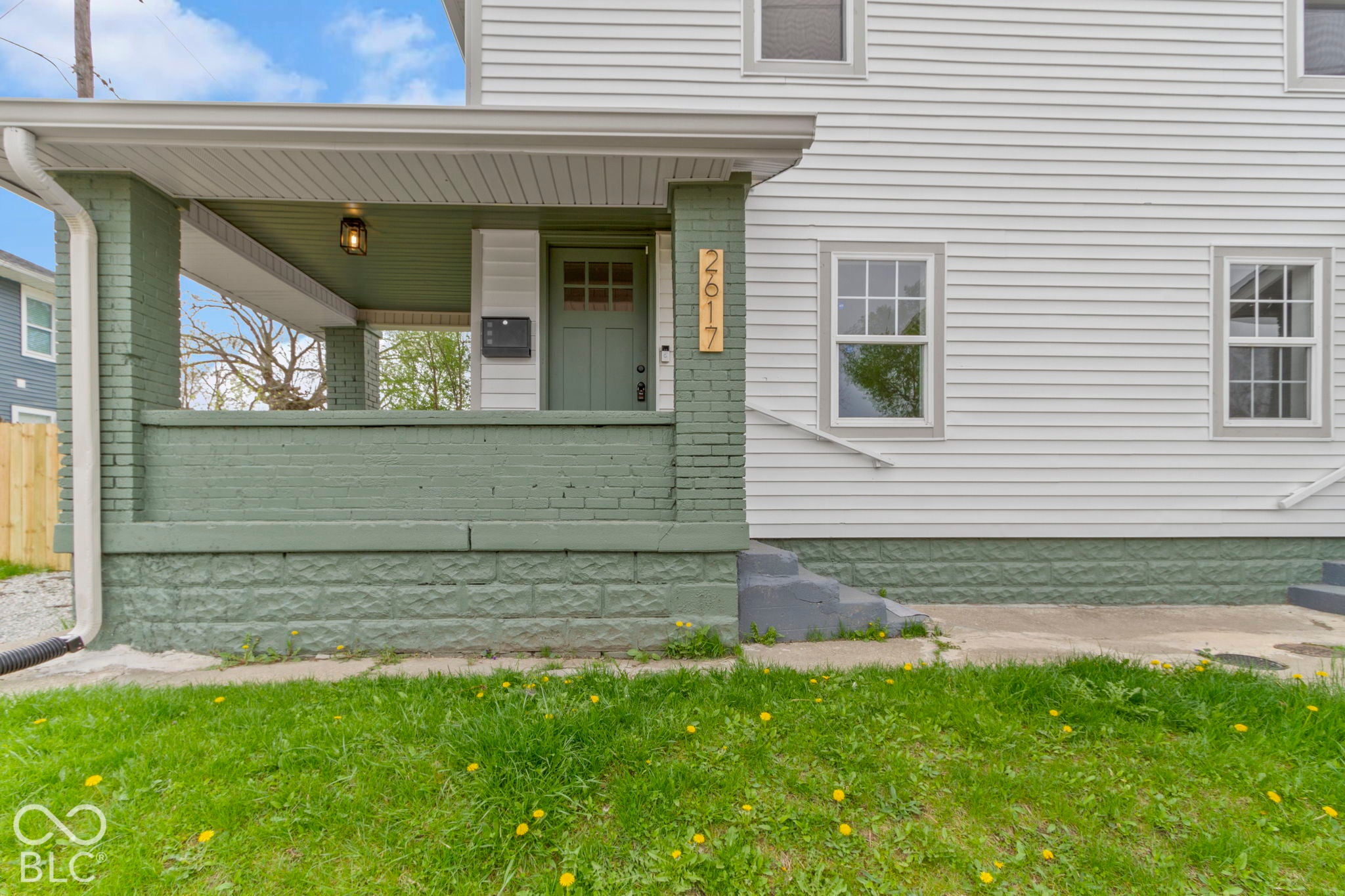 2617 E Saint Clair Street
