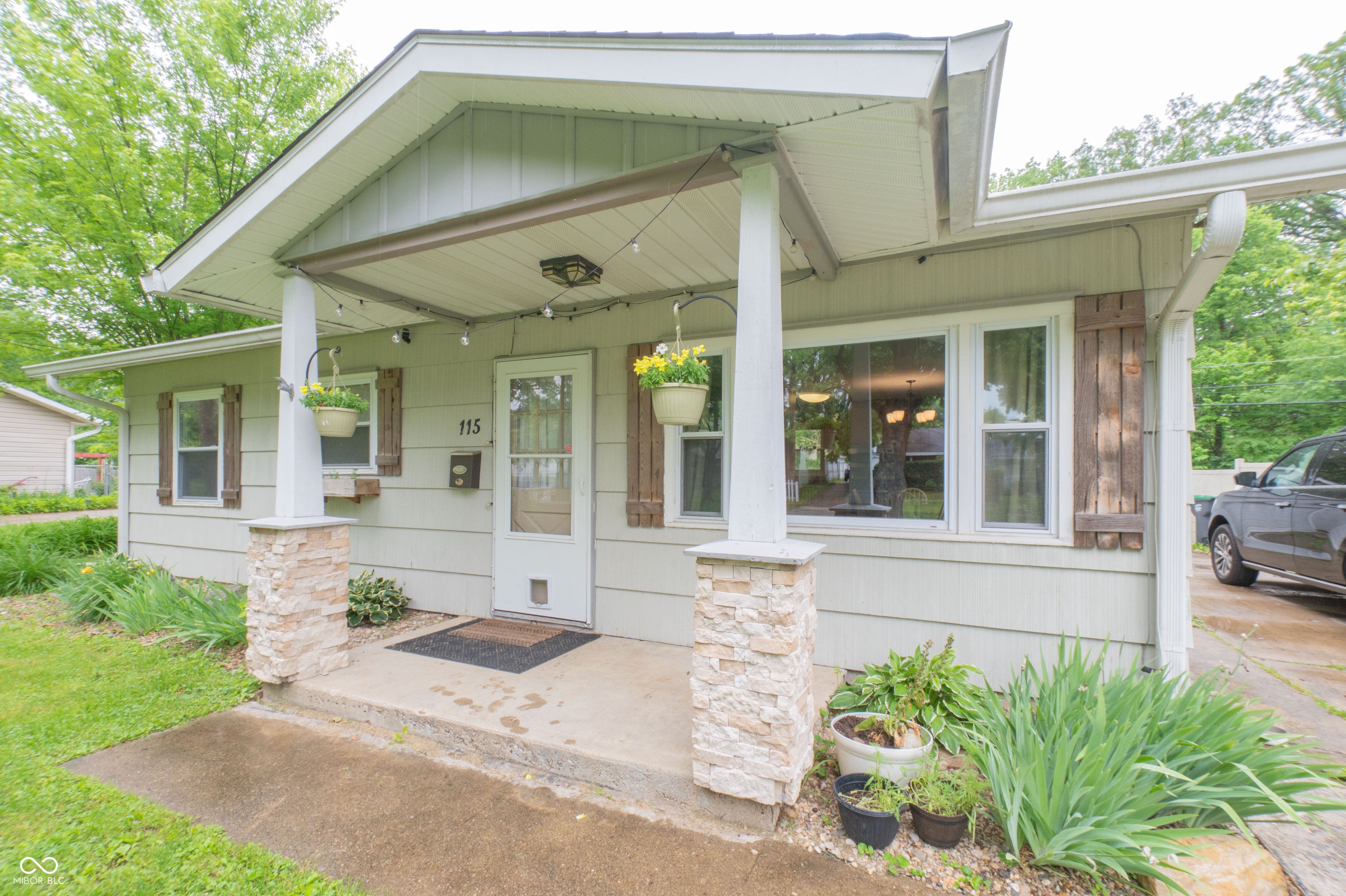 115 Brookside Drive