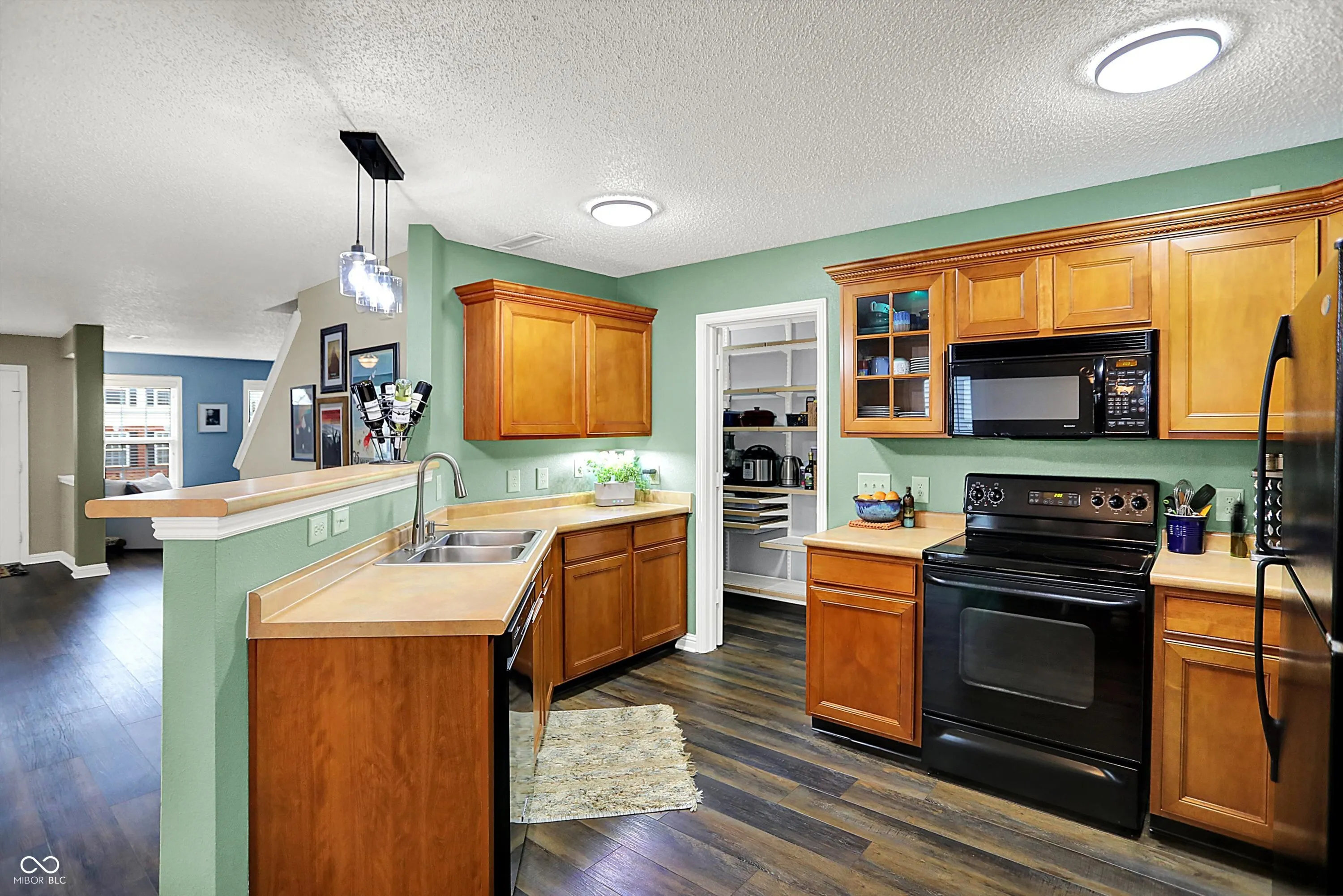 Fishers, Indiana 46037, United States, 3 Bedrooms Bedrooms, ,3 BathroomsBathrooms,Residential,Pending,4892