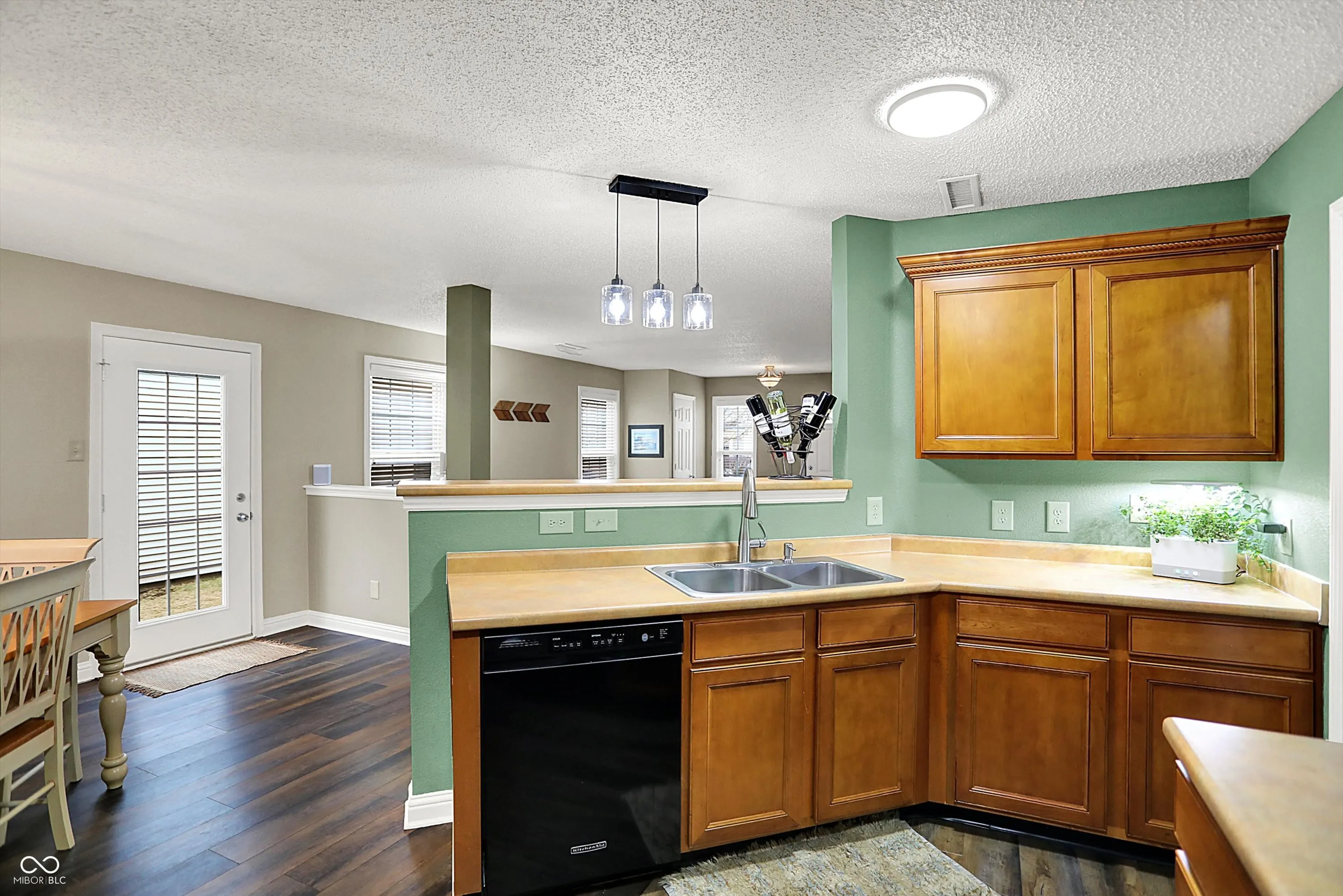 Fishers, Indiana 46037, United States, 3 Bedrooms Bedrooms, ,3 BathroomsBathrooms,Residential,Pending,4892