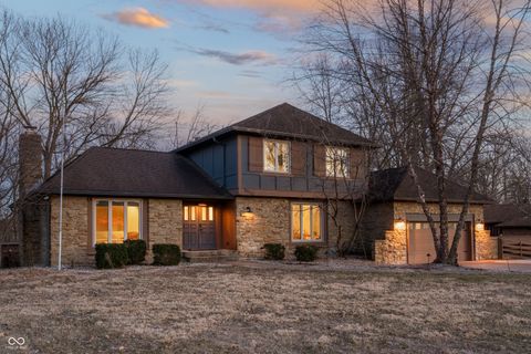 Photo of 3815 Clubhouse Court, Greenwood, IN 46142 (MLS # 22081480)