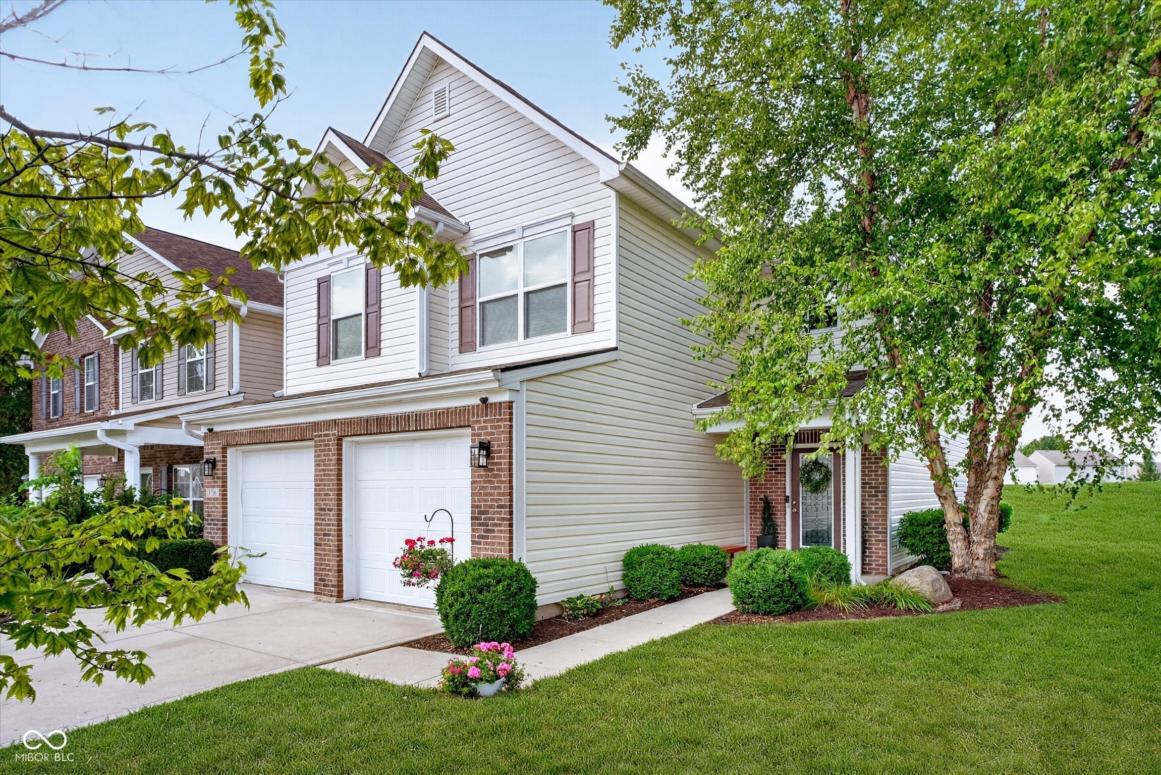3706 White Cliff Way