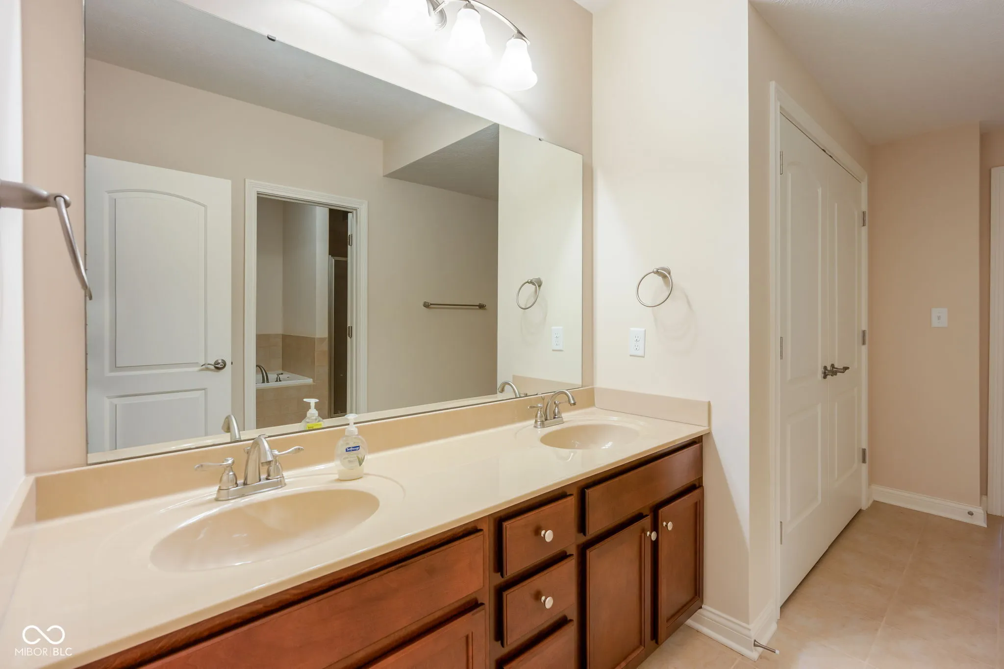 Indianapolis, Indiana 46278, United States, 4 Bedrooms Bedrooms, ,5 BathroomsBathrooms,Residential,Active,214220