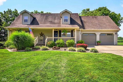Photo of 311 E Parkwood Avenue, Orleans, IN 47452 (MLS # 22069177)